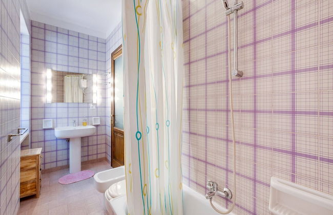 Beachfront Villa With Solarium - Photo 22