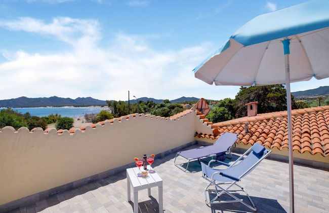 Beachfront Villa With Solarium - Photo 20