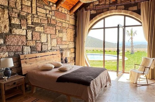 Foto 13 - Amazing Stone House With Private Pool in Iznik