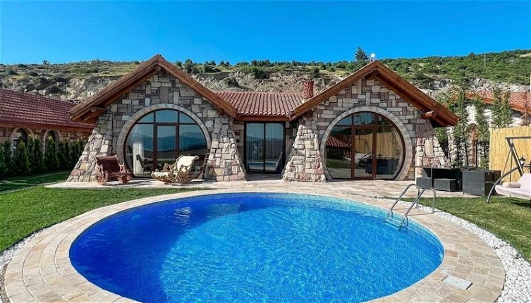 Foto 1 - Amazing Stone House With Private Pool in Iznik