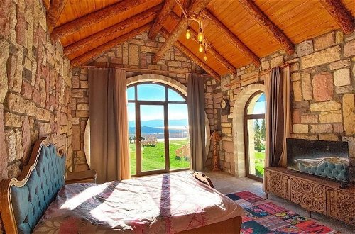 Foto 10 - Amazing Stone House With Private Pool in Iznik