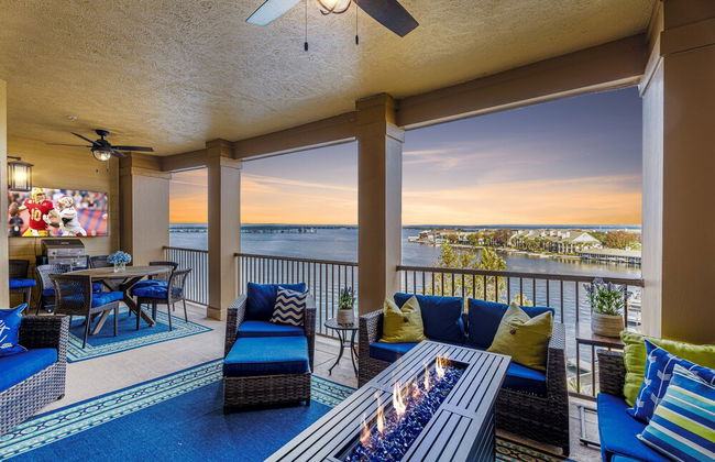 Luxury Waterfront Condo W/pool & Views! - Foto 1