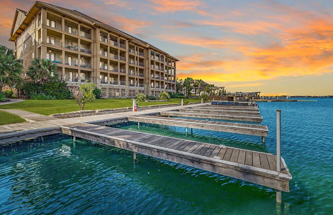 Luxury Waterfront Condo W/pool & Views! - Foto 37