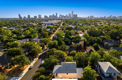 Photo 59 - Rooftop Deck 5 Mins to Downtown