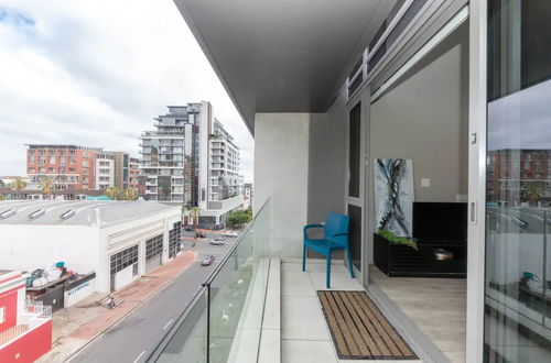 Photo 11 - Plush Loft Apartment With Signal Hill View