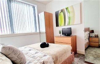 Foto 3 - Beautiful 2-bed Apartment in Milton Keynes