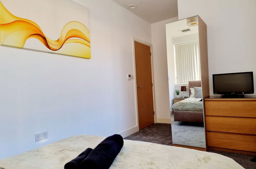 Photo 5 - Beautiful 2-bed Apartment in Milton Keynes