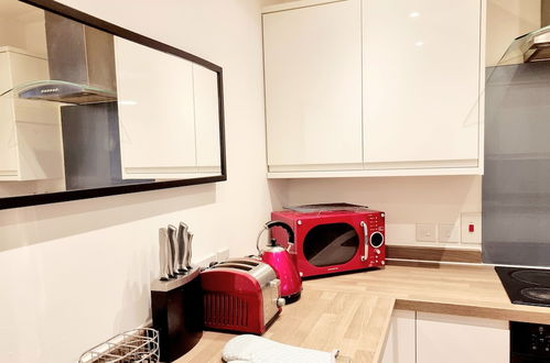 Photo 11 - Beautiful 2-bed Apartment in Milton Keynes