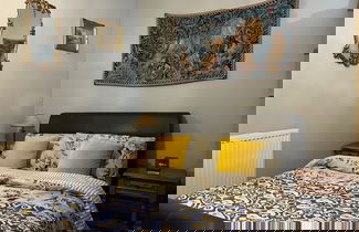 Photo 3 - Quirky Town Centre Apartment With River Terrace