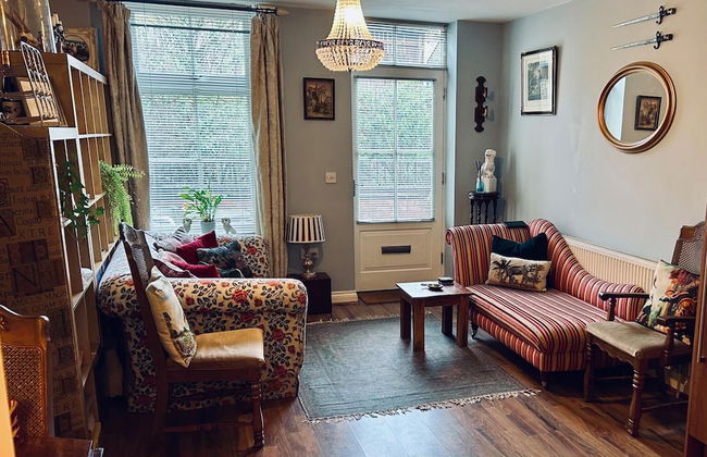 Studio - Sleeps 2 - Pets - Terrace - Parking - Foto 1