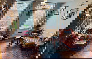 Foto 1 - Quirky Town Centre Apartment With River Terrace