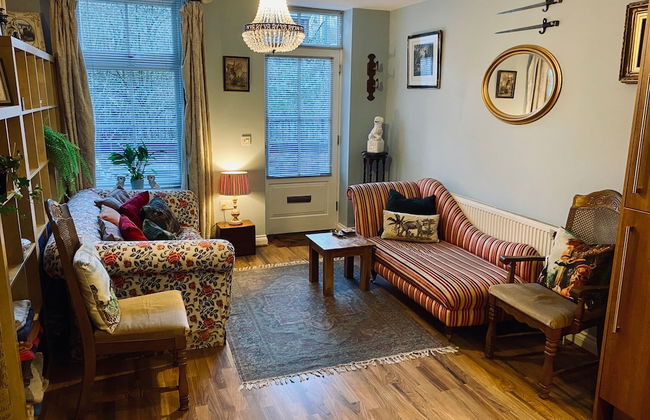 Studio - Sleeps 2 - Pets - Terrace - Parking - Foto 1