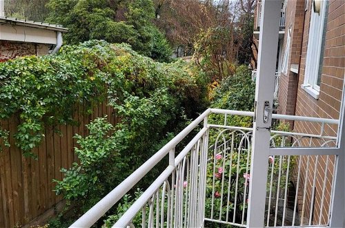 Photo 19 - Homely 1 Bedroom Retreat in South Yarra With Balcony