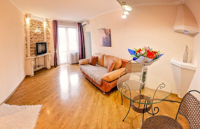 Balcony Apartment near Deribasovskaya - Photo 2