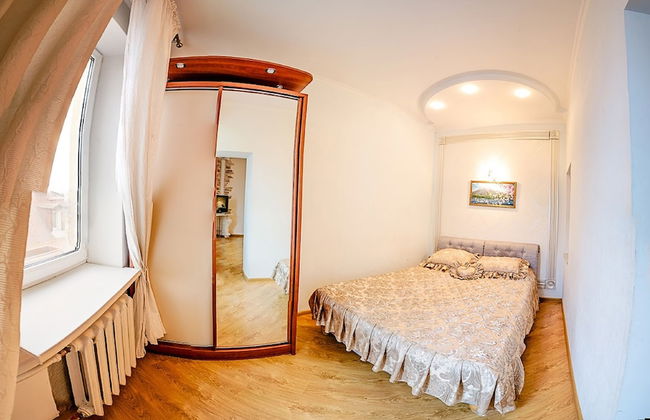 Balcony Apartment near Deribasovskaya - Photo 1