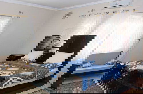 Photo 3 - Captivating 16-bed House in Liwonde