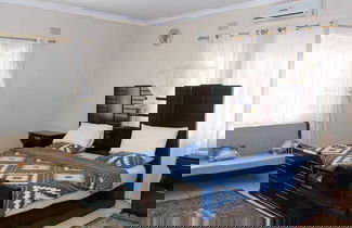 Photo 3 - Captivating 16-bed House in Liwonde