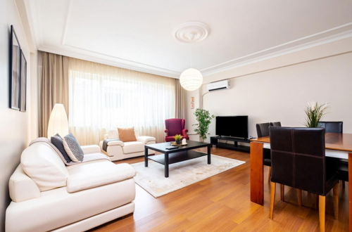 Photo 6 - Comfy Flat Near Popular Attractions in Sisli