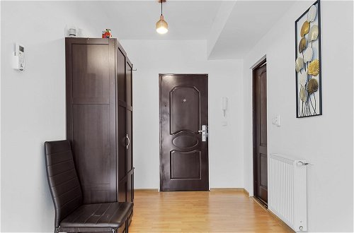 Photo 1 - Pop Apartment