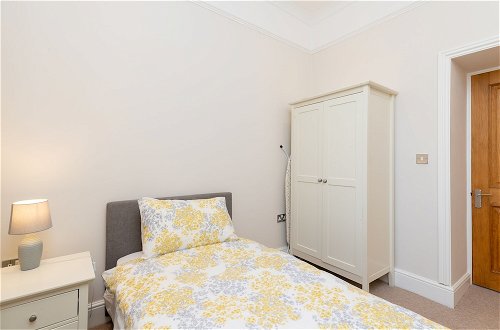 Photo 2 - Captivating 2-bed Apartment in Banbury