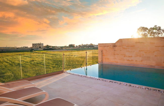 Amazing 4 Bedroom Holiday Home With Infinity Pool - Foto 2