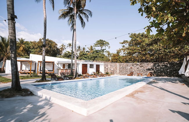 Coco Surf Tropical Village - Photo 13