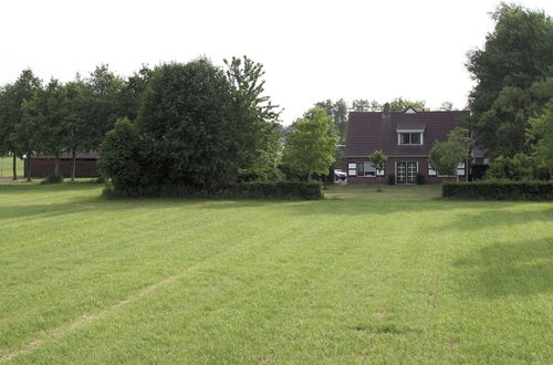 Photo 31 - Detached Atmospheric Farmhouse with Large Garden & Privacy near Dalfsen