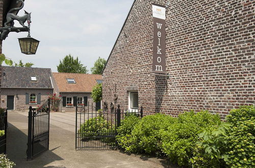 Photo 24 - Flamboyant Farmhouse in Baarlo With Hot Tub, Garden