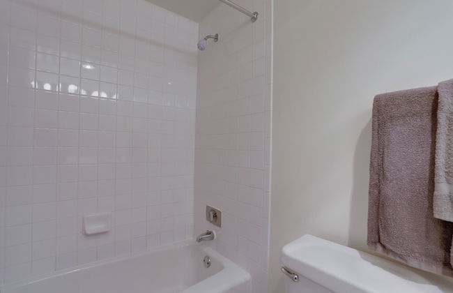 Crystal City Condo w Top Amenities - Foto 30