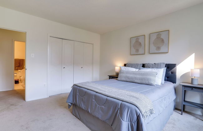 Crystal City Condo w Top Amenities - Foto 7