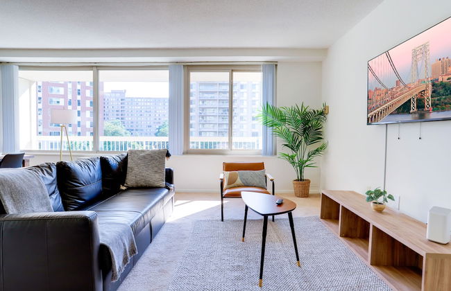 Crystal City Condo w Top Amenities - Foto 20