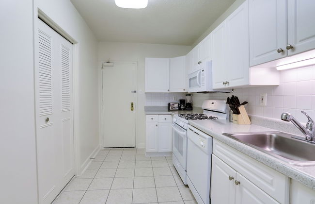 Crystal City Condo w Top Amenities - Foto 17