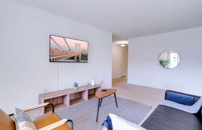 Crystal City Condo w Top Amenities - Foto 23