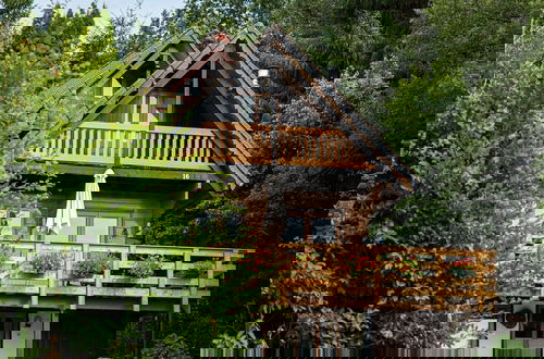 Foto 36 - Cozy Holiday Home With a View of the Green Valley