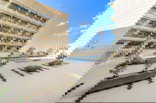 Foto 11 - Modern Studio in Al Furjan With Pool gym and Game