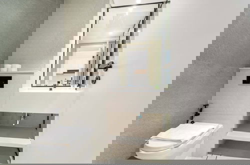 Foto 5 - Charming new Studio With Pool and gym in Al Furjan