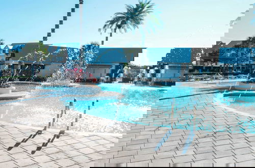 Foto 3 - Arcade, Bar, Prominence Resort Pool and Gym Access, Close to Beach Sea Happy