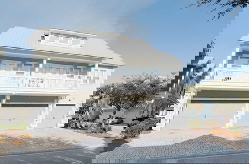 Foto 53 - Arcade, Bar, Prominence Resort Pool and Gym Access, Close to Beach Sea Happy
