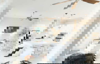 Foto 1 - Arcade, Bar, Prominence Resort Pool and Gym Access, Close to Beach Sea Happy
