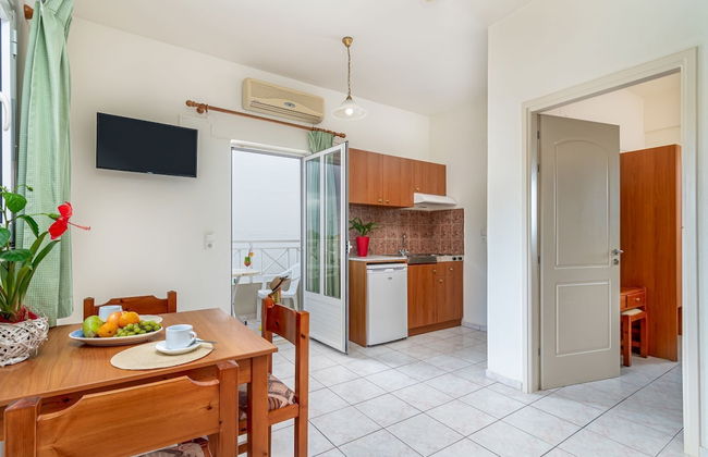 Mylos Apartments - Photo 3