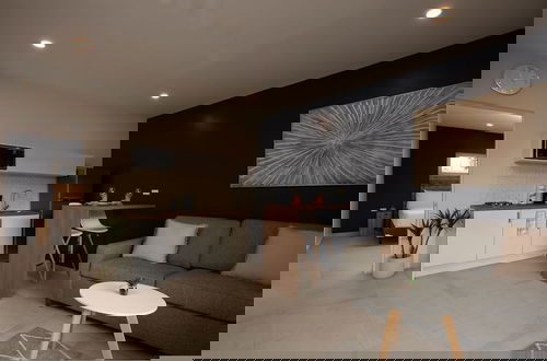 Foto 6 - NEW - Cozy Modern One Bedroom Close to Beach