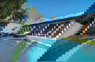 Foto 3 - Spacious Home With Heated Pool