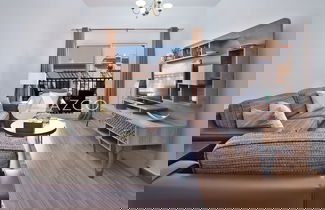 Foto 3 - Cozy 1 BHK with City View in JVC by AZCO