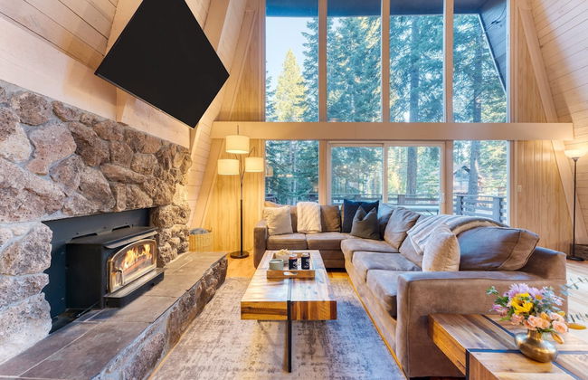 Lundy Bearden Serene Tahoe Retreat With Deck Fireplace and Forest Views - Foto 6