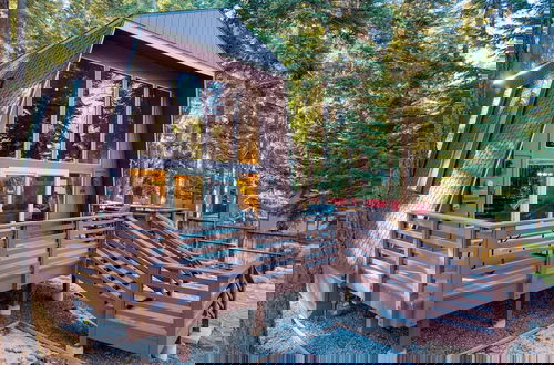 Foto 40 - Lundy Bearden Serene Tahoe Retreat With Deck Fireplace and Forest Views