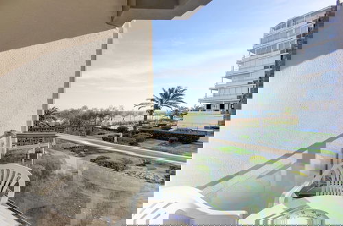 Foto 10 - Apartment With Scenic View