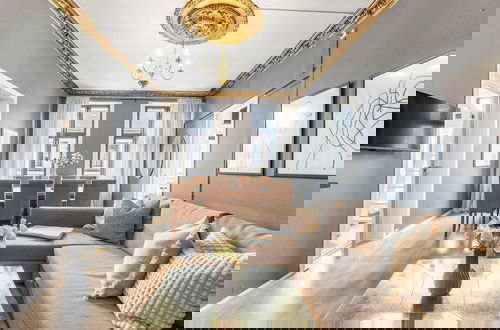 Foto 1 - Big and Bright Apartment in the Center