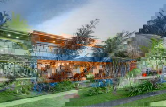Foto 1 - Luxe 6BR Beachfront Villa: Group Getaway Haven