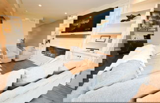 Photo 3 - Brand New Luxury Townhouse Steps To Notre Dame Fire Place Fire pit 1418