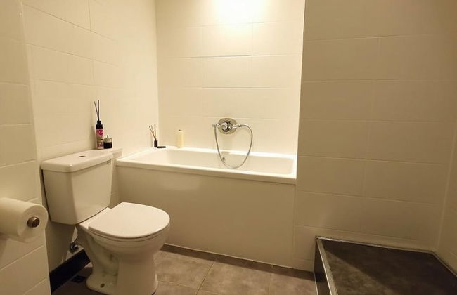 Modern 3-bed Apartment in Amsterdam - Photo 9